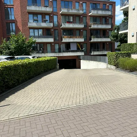 Penthouse-wohnung Mit Flussblick