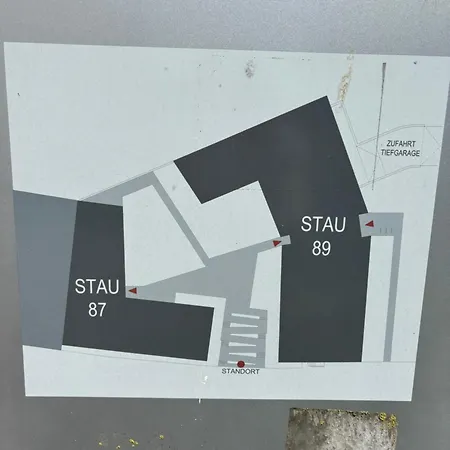 Apartment Penthouse-wohnung Mit Flussblick